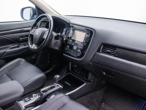 Mitsubishi Outlander III Рестайлинг 2 с пробегом 2017 года, цена 1 995 000 рублей, 104406 км, внедорожник, Автокод Объявления