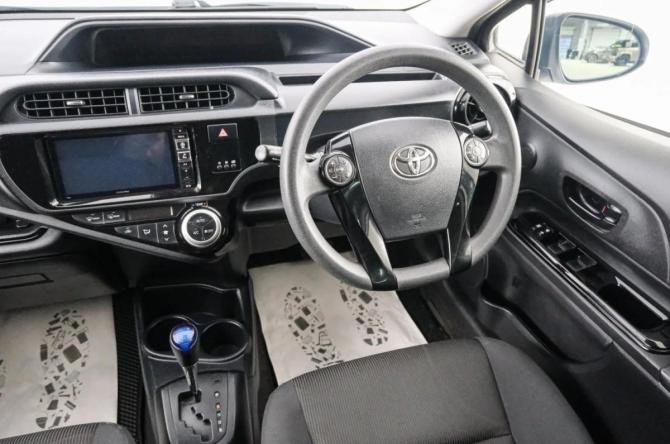 Toyota Aqua I Рестайлинг с пробегом 2016 года, цена 999 000 рублей, 177224 км, хэтчбек, Автокод Объявления