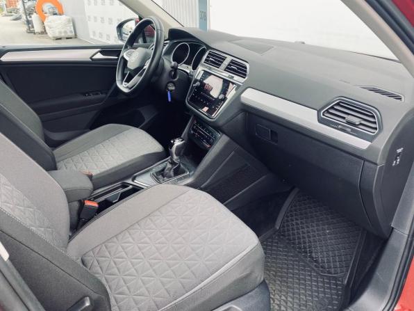 Volkswagen Tiguan II Рестайлинг с пробегом 2021 года, цена 2 750 000 рублей, 52000 км, внедорожник, Автокод Объявления
