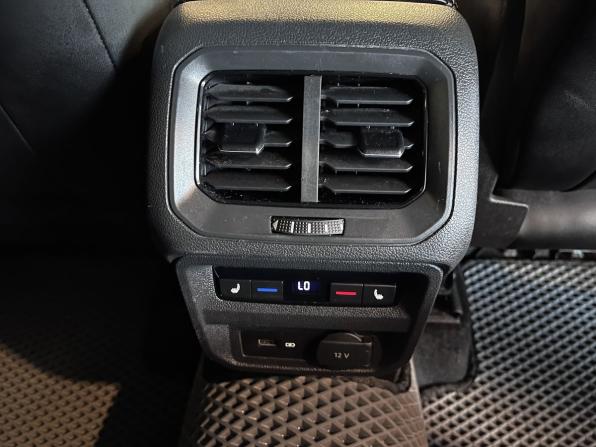 Volkswagen Tiguan II с пробегом 2018 года, цена 2 330 000 рублей, 151150 км, внедорожник, Автокод Объявления