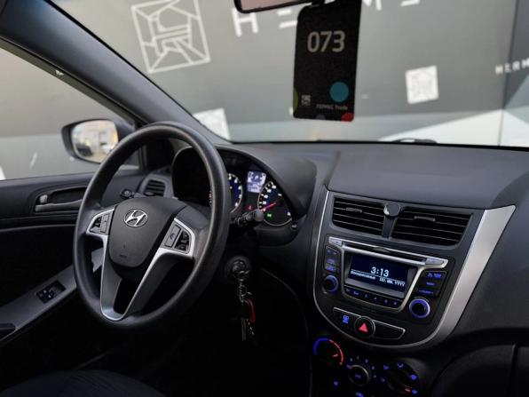 Hyundai Solaris I Рестайлинг с пробегом 2016 года, цена 1 079 000 рублей, 60360 км, седан, Автокод Объявления