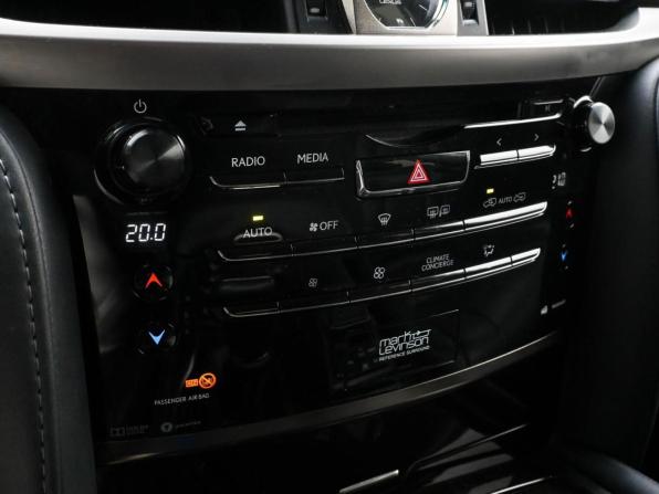 Lexus LX III Рестайлинг 2 с пробегом 2021 года, цена 9 987 400 рублей, 118737 км, внедорожник, Автокод Объявления