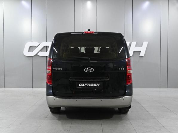 Hyundai H-1 II Рестайлинг 2 с пробегом 2020 года, цена 3 499 000 рублей, 87162 км, минивэн, Автокод Объявления