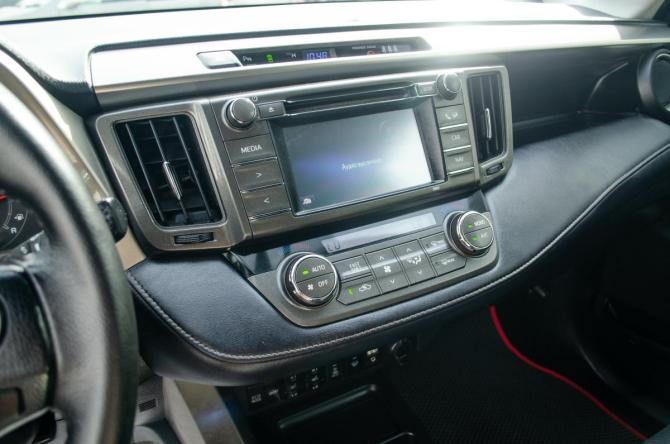 Toyota RAV4 IV (XA40) с пробегом 2015 года, цена 1 650 000 рублей, 300000 км, внедорожник, Автокод Объявления