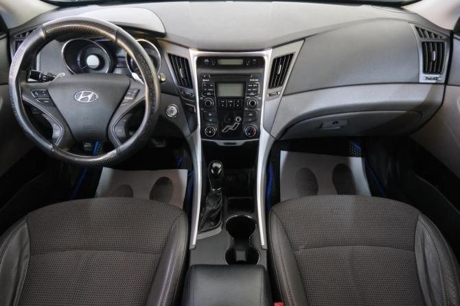 Hyundai Sonata VI (YF) с пробегом 2010 года, цена 989 000 рублей, 220000 км, седан, Автокод Объявления