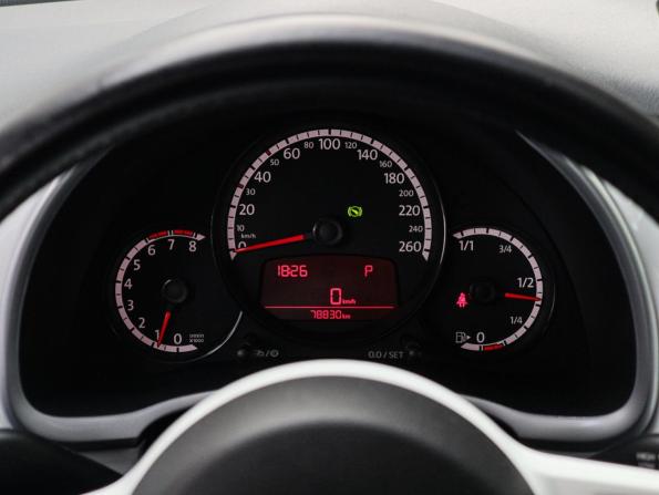 Volkswagen Beetle II (A5) с пробегом 2014 года, цена 1 700 000 рублей, 78829 км, хэтчбек, Автокод Объявления