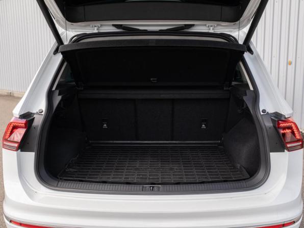 Volkswagen Tiguan II с пробегом 2018 года, цена 2 799 000 рублей, 142468 км, внедорожник, Автокод Объявления