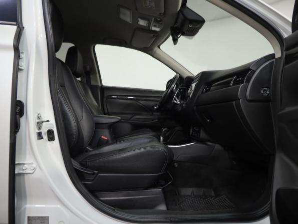 Mitsubishi Outlander III Рестайлинг 2 с пробегом 2018 года, цена 2 189 000 рублей, 121968 км, внедорожник, Автокод Объявления