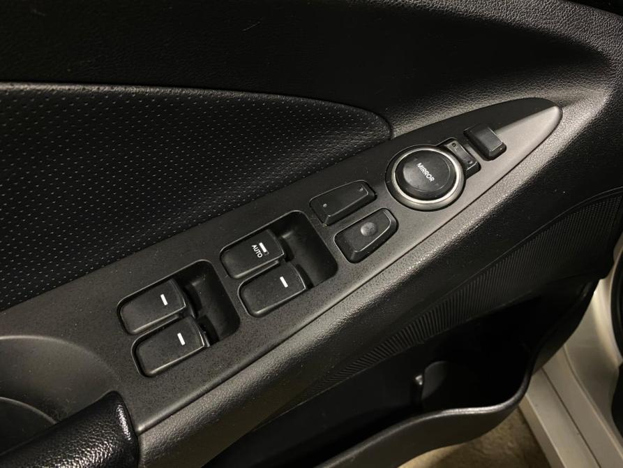 Hyundai Sonata VI (YF) Челябинск  - изображение 15