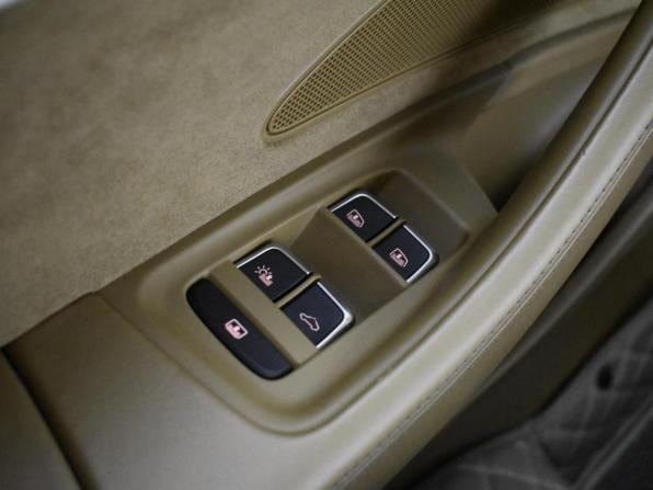 Audi A8 III (D4) с пробегом 2011 года, цена 1 619 900 рублей, 263264 км, седан, Автокод Объявления