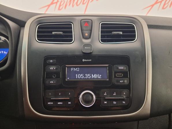 Renault Logan II с пробегом 2017 года, цена 670 000 рублей, 187171 км, седан, Автокод Объявления