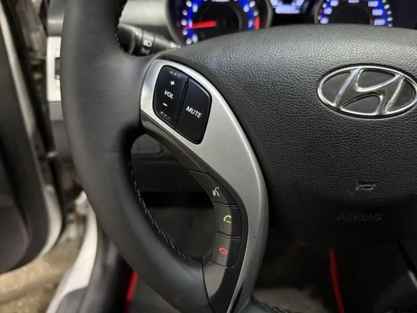 Hyundai Elantra V (MD) Рестайлинг с пробегом 2014 года, цена 995 000 рублей, 189522 км, седан, Автокод Объявления