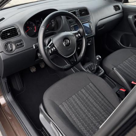 Volkswagen Polo V Рестайлинг с пробегом 2016 года, цена 820 000 рублей, 202000 км, седан, Автокод Объявления