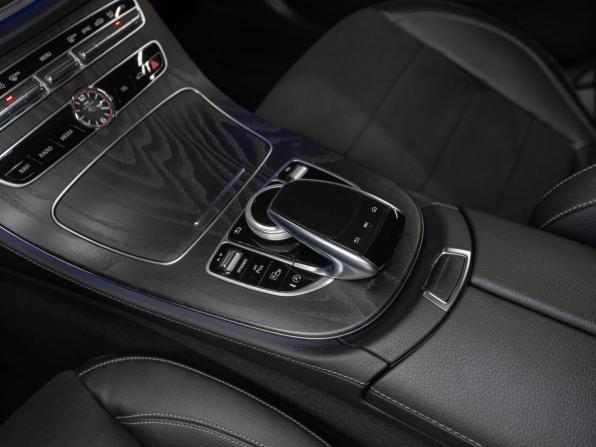 Mercedes-Benz E-Класс V (W213 S213 C238) с пробегом 2017 года, цена 3 940 000 рублей, 56054 км, седан, Автокод Объявления