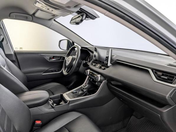 Toyota RAV4 V (XA50) с пробегом 2021 года, цена 3 350 000 рублей, 93485 км, внедорожник, Автокод Объявления