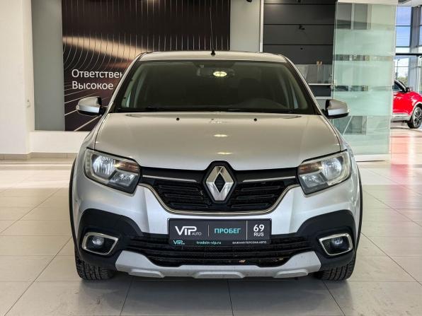 Renault Logan II Рестайлинг с пробегом 2018 года, цена 785 000 рублей, 253252 км, седан, Автокод Объявления