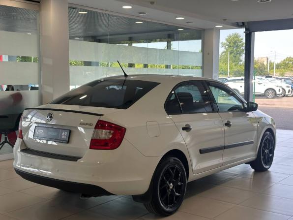 Skoda Rapid I с пробегом 2015 года, цена 970 000 рублей, 200471 км, лифтбек, Автокод Объявления