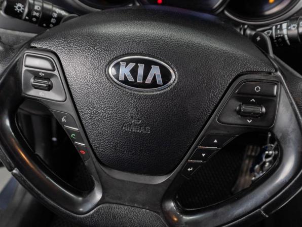 Kia Ceed II Рестайлинг с пробегом 2017 года, цена 1 369 000 рублей, 114740 км, хэтчбек, Автокод Объявления