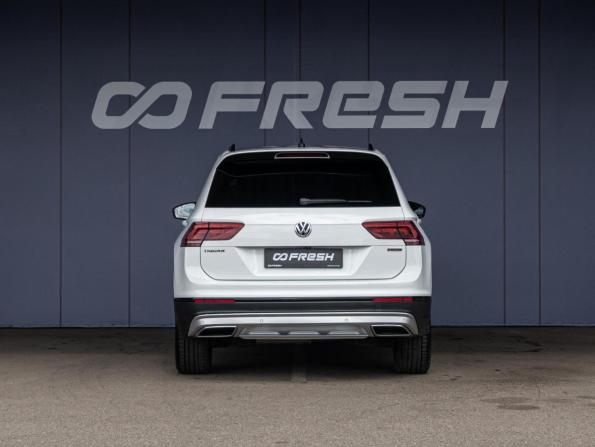 Volkswagen Tiguan II с пробегом 2019 года, цена 2 475 000 рублей, 203433 км, внедорожник, Автокод Объявления