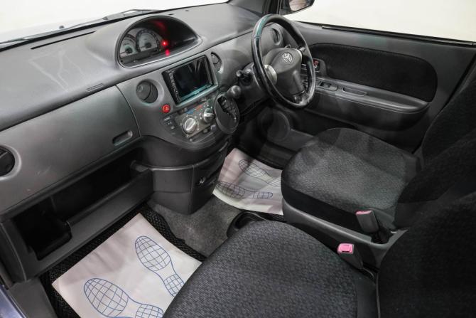 Toyota Sienta I Рестайлинг 1 с пробегом 2012 года, цена 899 000 рублей, 201000 км, компактвэн, Автокод Объявления