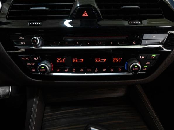 BMW 5 серии VII (G30/G31/G38) с пробегом 2019 года, цена 4 499 000 рублей, 93176 км, седан, Автокод Объявления