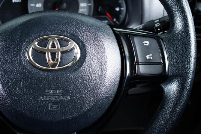 Toyota Vitz III (XP130) Рестайлинг 2 с пробегом 2017 года, цена 1 039 000 рублей, 89000 км, хэтчбек, Автокод Объявления