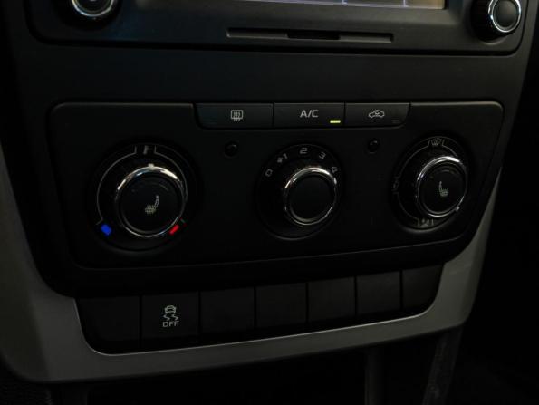 Skoda Yeti I с пробегом 2013 года, цена 849 000 рублей, 202320 км, внедорожник, Автокод Объявления