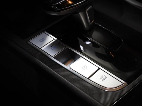 Hyundai Elantra VII (CN7) Рестайлинг с пробегом 2023 года, цена 2 199 000 рублей, 14081 км, седан, Автокод Объявления