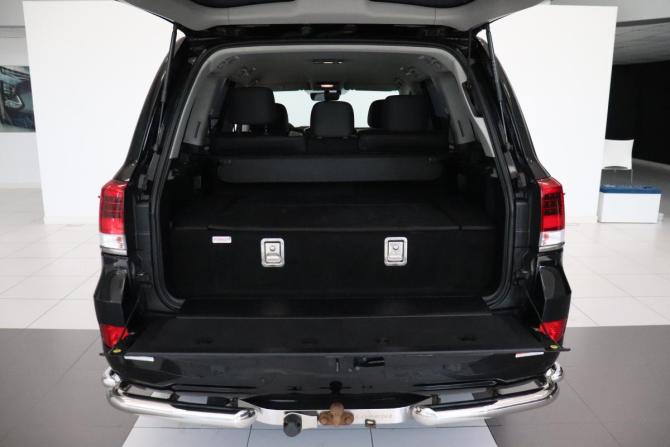 Toyota Land Cruiser 200 Series Рестайлинг 2 с пробегом 2019 года, цена 6 291 000 рублей, 180904 км, внедорожник, Автокод Объявления