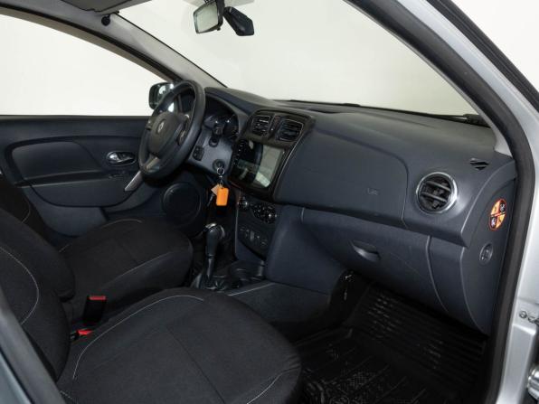 Renault Sandero II с пробегом 2015 года, цена 955 000 рублей, 140000 км, хэтчбек, Автокод Объявления