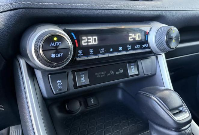 Toyota RAV4 V (XA50) с пробегом 2021 года, цена 2 995 000 рублей, 121071 км, внедорожник, Автокод Объявления