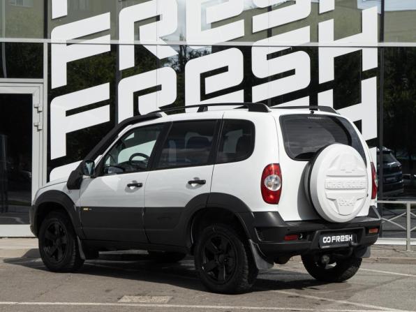 Chevrolet Niva I Рестайлинг с пробегом 2018 года, цена 780 000 рублей, 131384 км, внедорожник, Автокод Объявления