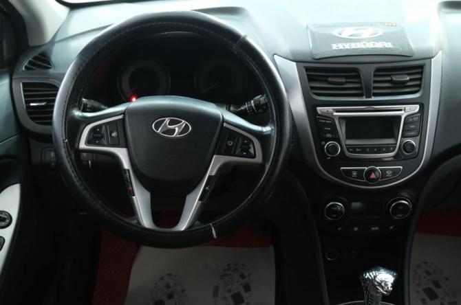 Hyundai Solaris I Рестайлинг с пробегом 2015 года, цена 949 000 рублей, 166000 км, хэтчбек, Автокод Объявления
