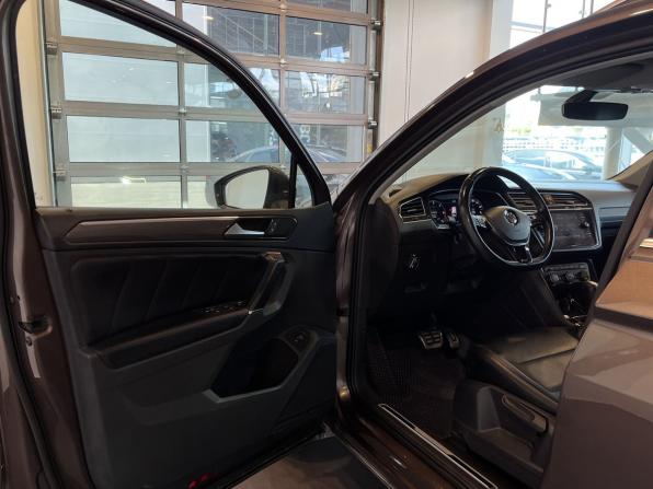 Volkswagen Tiguan II с пробегом 2018 года, цена 2 330 000 рублей, 151150 км, внедорожник, Автокод Объявления