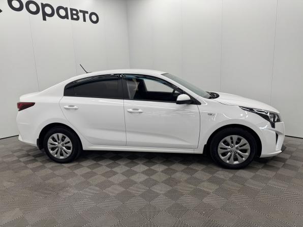 Kia Rio IV Рестайлинг с пробегом 2022 года, цена 1 599 000 рублей, 129344 км, седан, Автокод Объявления