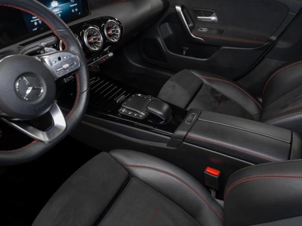 Mercedes-Benz CLA II (C118 X118) с пробегом 2019 года, цена 2 960 000 рублей, 92749 км, седан, Автокод Объявления