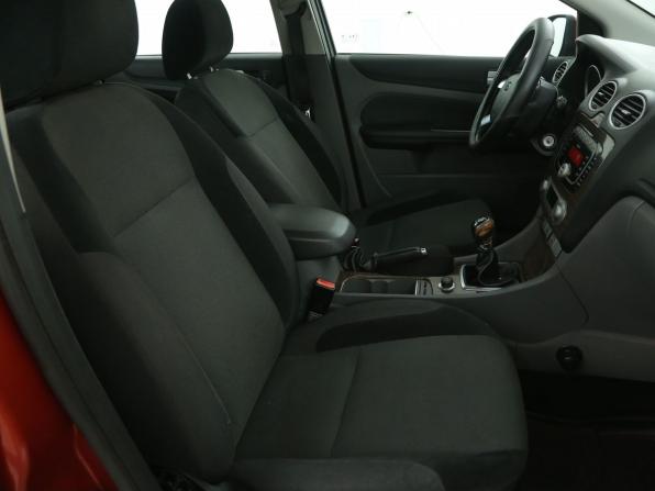 Ford Focus II Рестайлинг с пробегом 2008 года, цена 378 000 рублей, 290000 км, седан, Автокод Объявления