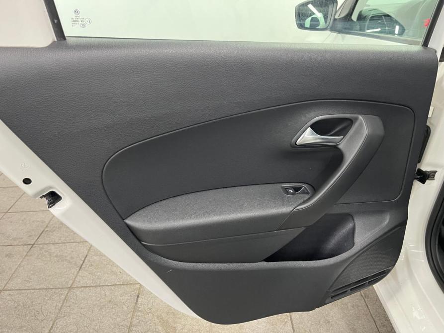 Volkswagen Polo V Санкт-Петербург  - изображение 13