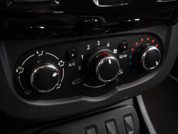 Renault Duster I Рестайлинг с пробегом 2018 года, цена 1 310 000 рублей, 175784 км, внедорожник, Автокод Объявления