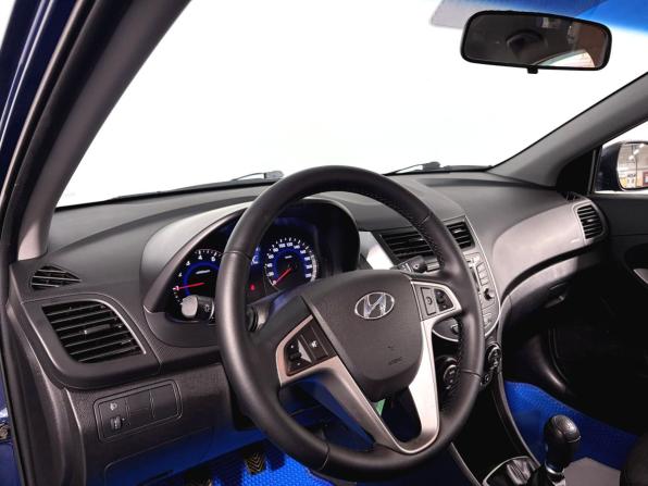 Hyundai Solaris I Рестайлинг с пробегом 2015 года, цена 1 040 000 рублей, 89328 км, седан, Автокод Объявления