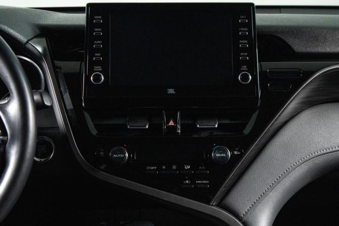 Toyota Camry VIII (XV70) Рестайлинг с пробегом 2021 года, цена 2 999 000 рублей, 64600 км, седан, Автокод Объявления