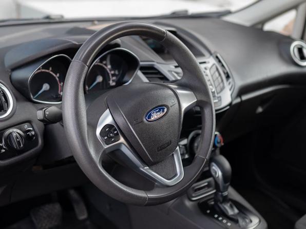 Ford Fiesta Mk6 Рестайлинг с пробегом 2016 года, цена 720 000 рублей, 146522 км, хэтчбек, Автокод Объявления