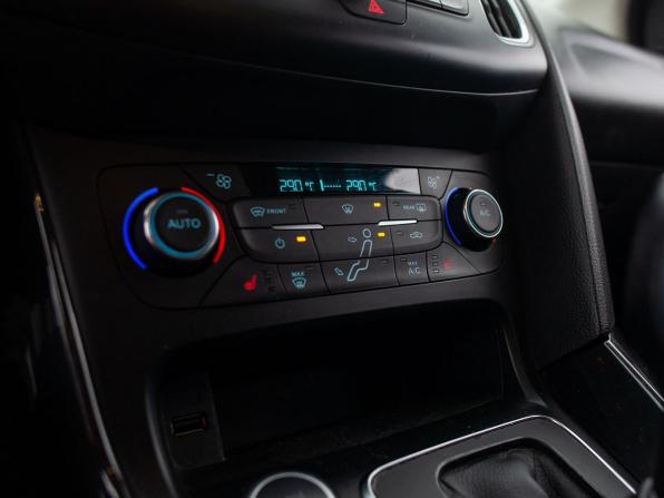 Ford Focus III Рестайлинг с пробегом 2016 года, цена 940 000 рублей, 173698 км, хэтчбек, Автокод Объявления