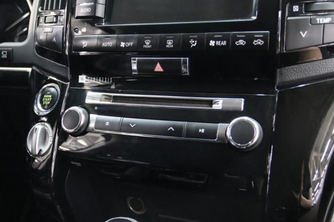 Toyota Land Cruiser 200 Series Рестайлинг 1 с пробегом 2012 года, цена 3 795 950 рублей, 272452 км, внедорожник, Автокод Объявления