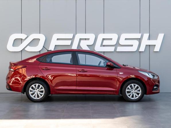 Hyundai Solaris II с пробегом 2017 года, цена 1 150 000 рублей, 111032 км, седан, Автокод Объявления