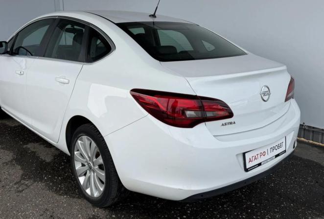 Opel Astra J Рестайлинг с пробегом 2014 года, цена 880 000 рублей, 91533 км, седан, Автокод Объявления