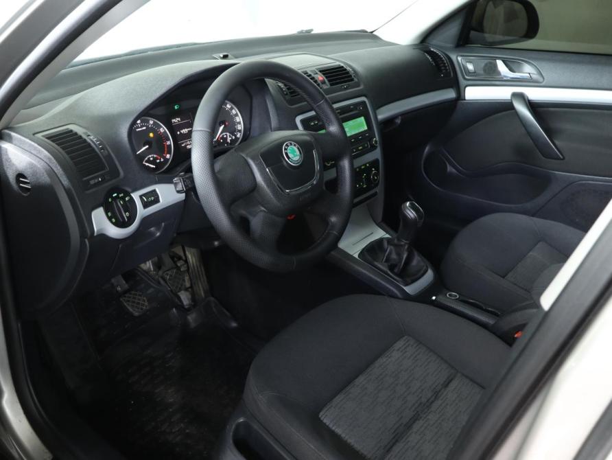 Skoda Octavia II (A5) Рестайлинг Москва  - изображение 19