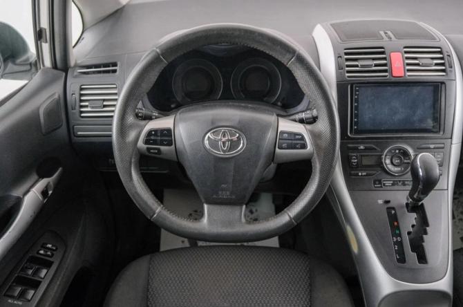 Toyota Auris I Рестайлинг с пробегом 2010 года, цена 879 000 рублей, 180000 км, хэтчбек, Автокод Объявления