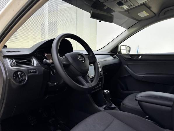Skoda Rapid I Рестайлинг с пробегом 2019 года, цена 1 390 000 рублей, 69100 км, лифтбек, Автокод Объявления