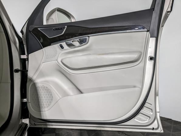 Volvo XC90 II с пробегом 2017 года, цена 3 820 000 рублей, 129857 км, внедорожник, Автокод Объявления